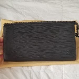 AUTHENTIC LOUIS VUITTON Black Epi Leather Pochette